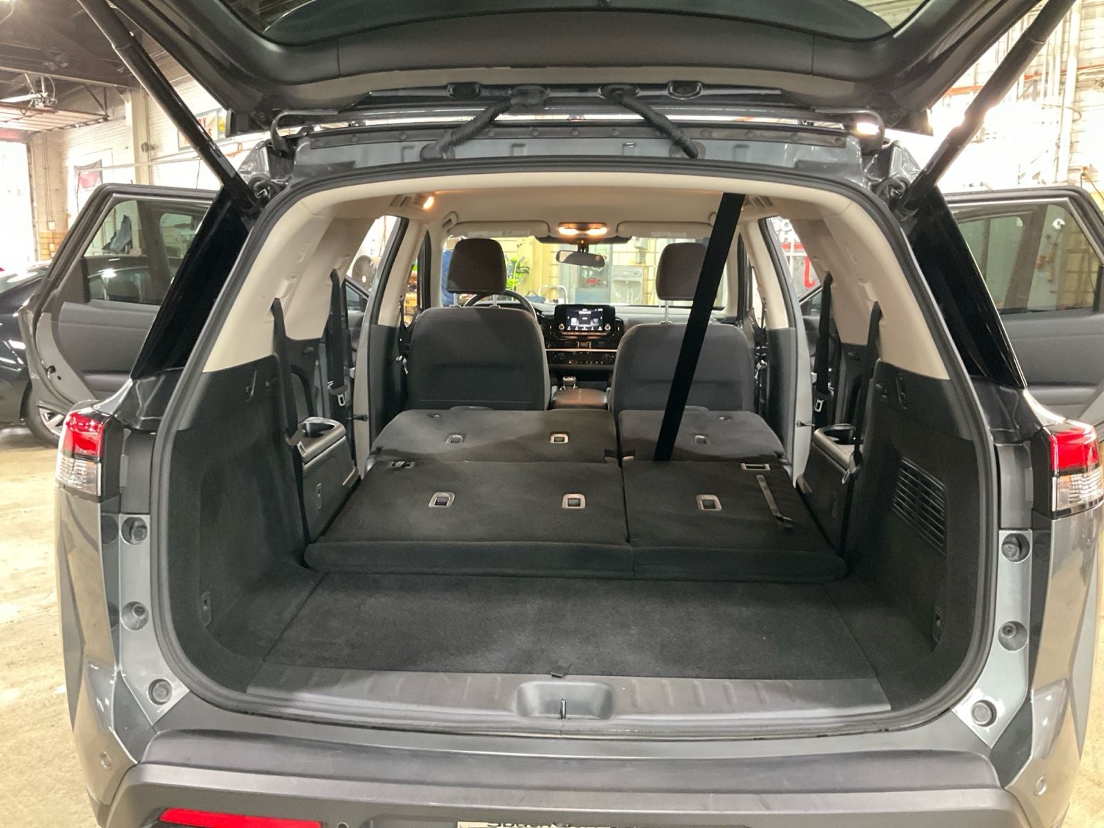 2025 Nissan Pathfinder SV 4WD