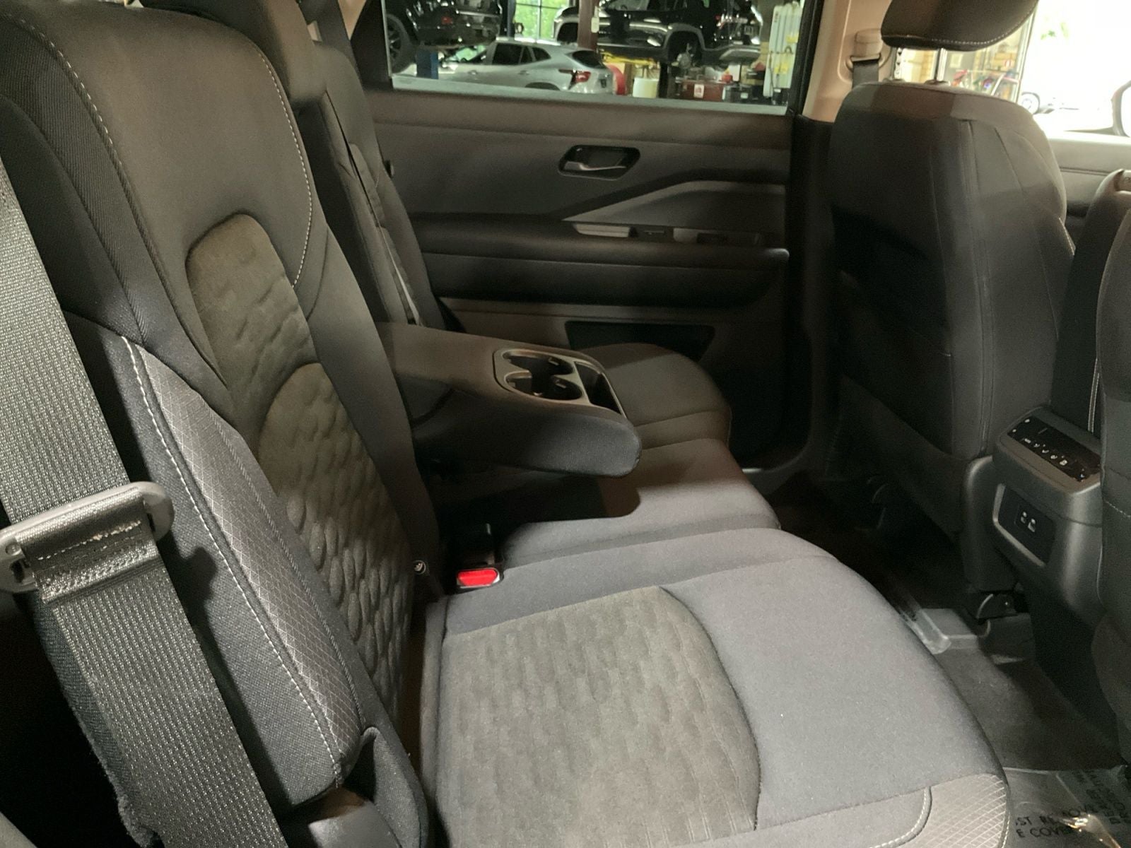 2025 Nissan Pathfinder SV 4WD