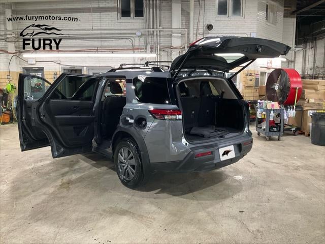 2025 Nissan Pathfinder SV 4WD