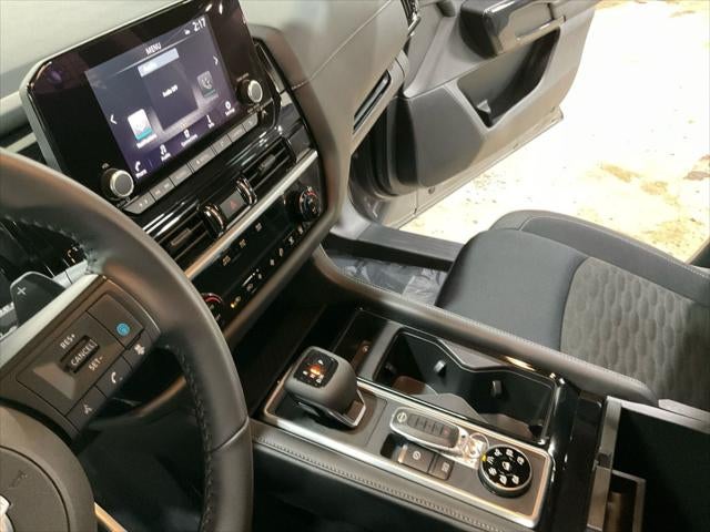 2025 Nissan Pathfinder SV 4WD