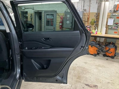 2025 Nissan Pathfinder SV 4WD