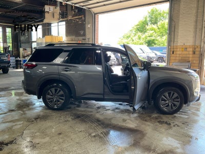 2022 Nissan Pathfinder SV