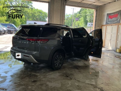 2022 Nissan Pathfinder SV