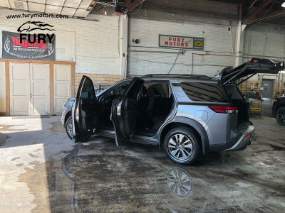 2022 Nissan Pathfinder SV
