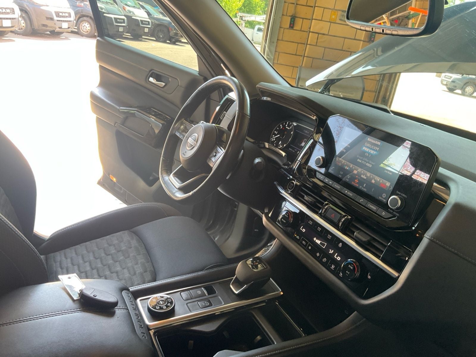 2022 Nissan Pathfinder SV