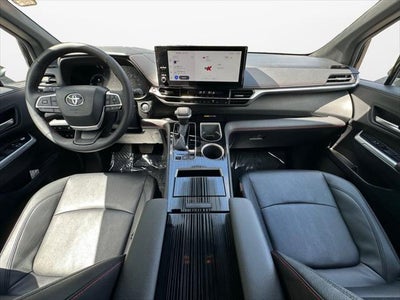 2025 Toyota Sienna Base