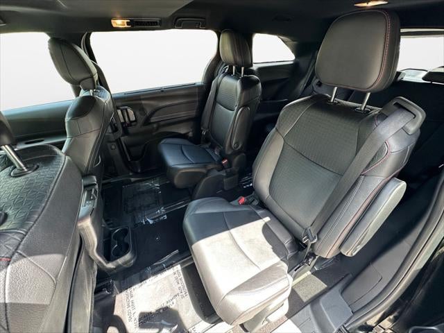 2025 Toyota Sienna Base