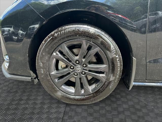 2025 Toyota Sienna Base