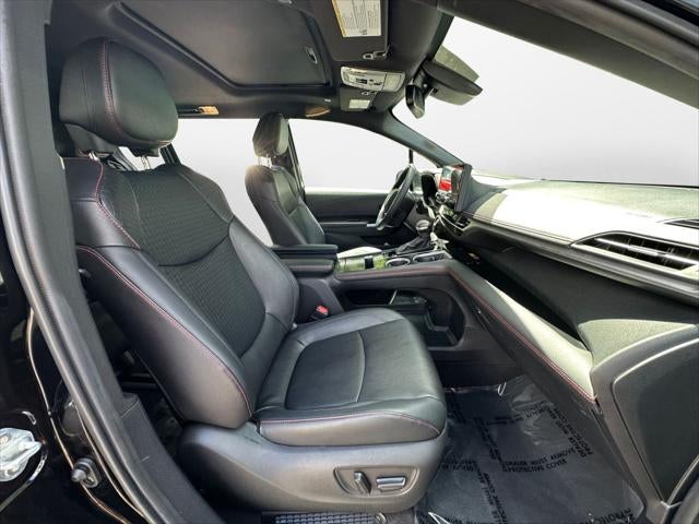 2025 Toyota Sienna Base