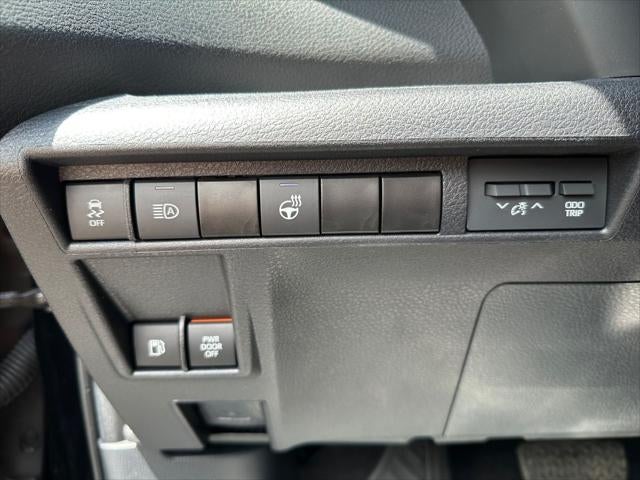 2025 Toyota Sienna Base