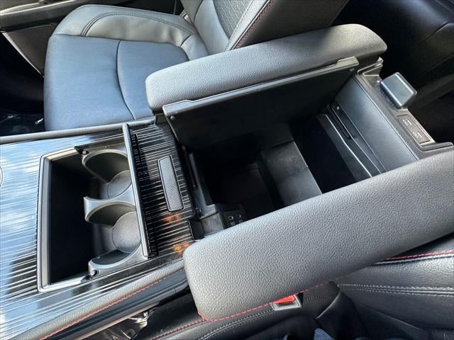 2025 Toyota Sienna Base