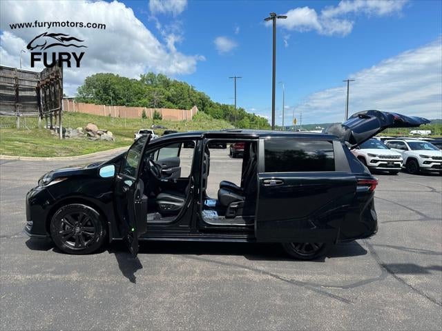 2025 Toyota Sienna Base