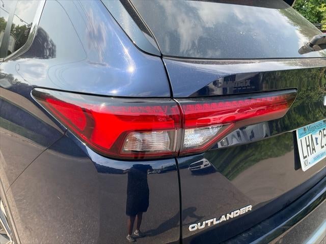 2022 Mitsubishi Outlander SE