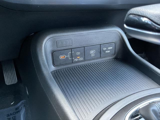 2025 Hyundai Kona SE