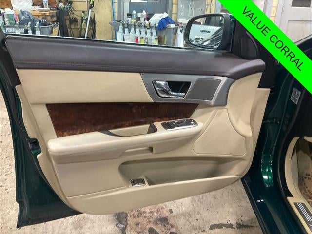 2009 Jaguar XF Premium Luxury