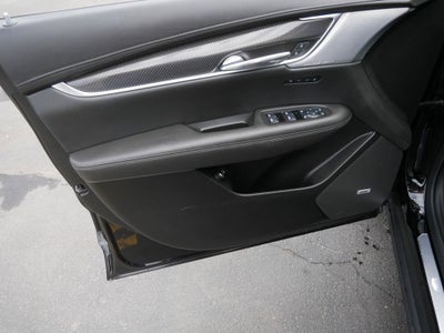 2025 Cadillac XT6 Sport