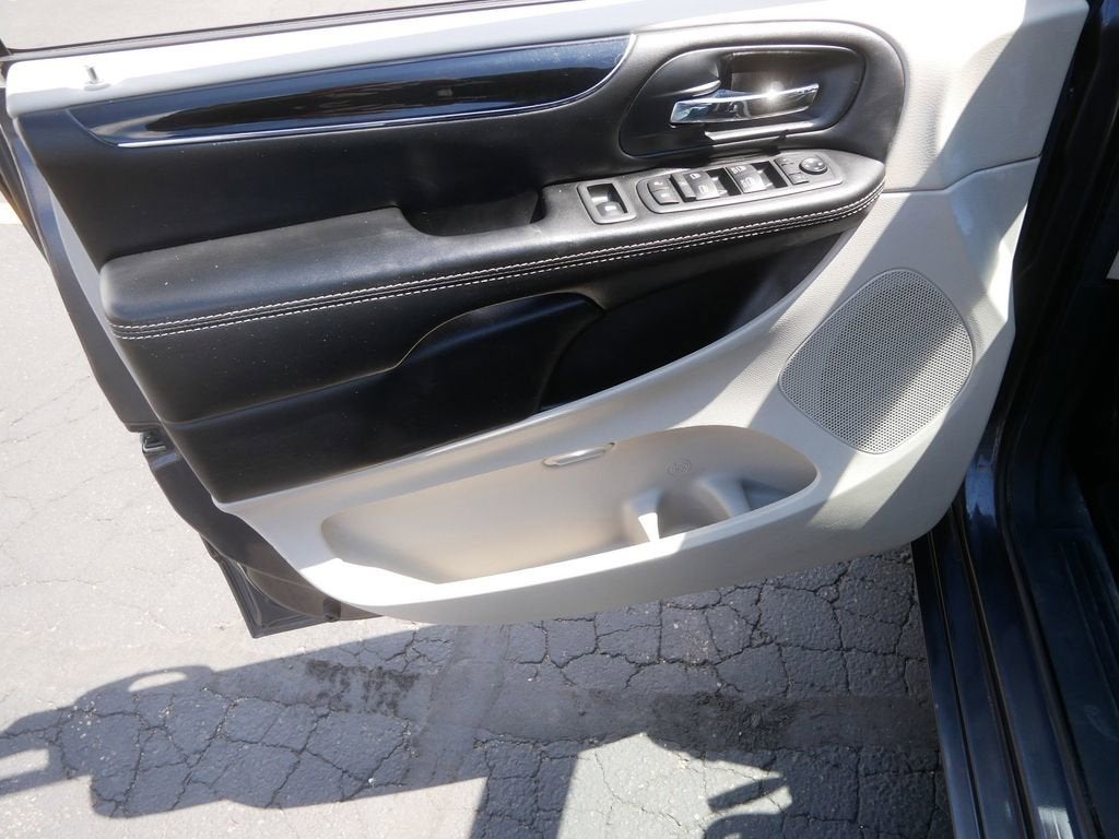 2016 Dodge Grand Caravan SXT Plus