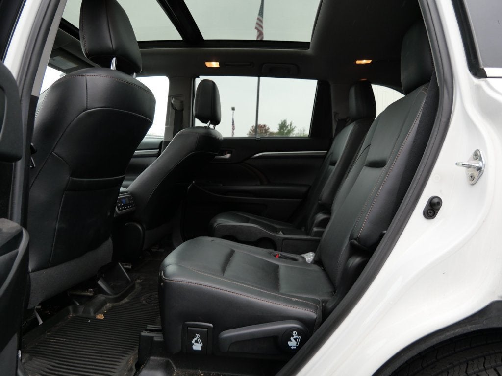 2019 Toyota Highlander Limited Platinum